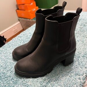 Women’s 10 Arizona chunky black bootie | worn twice